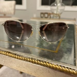 Silver aviator juicy couture sunglasses
